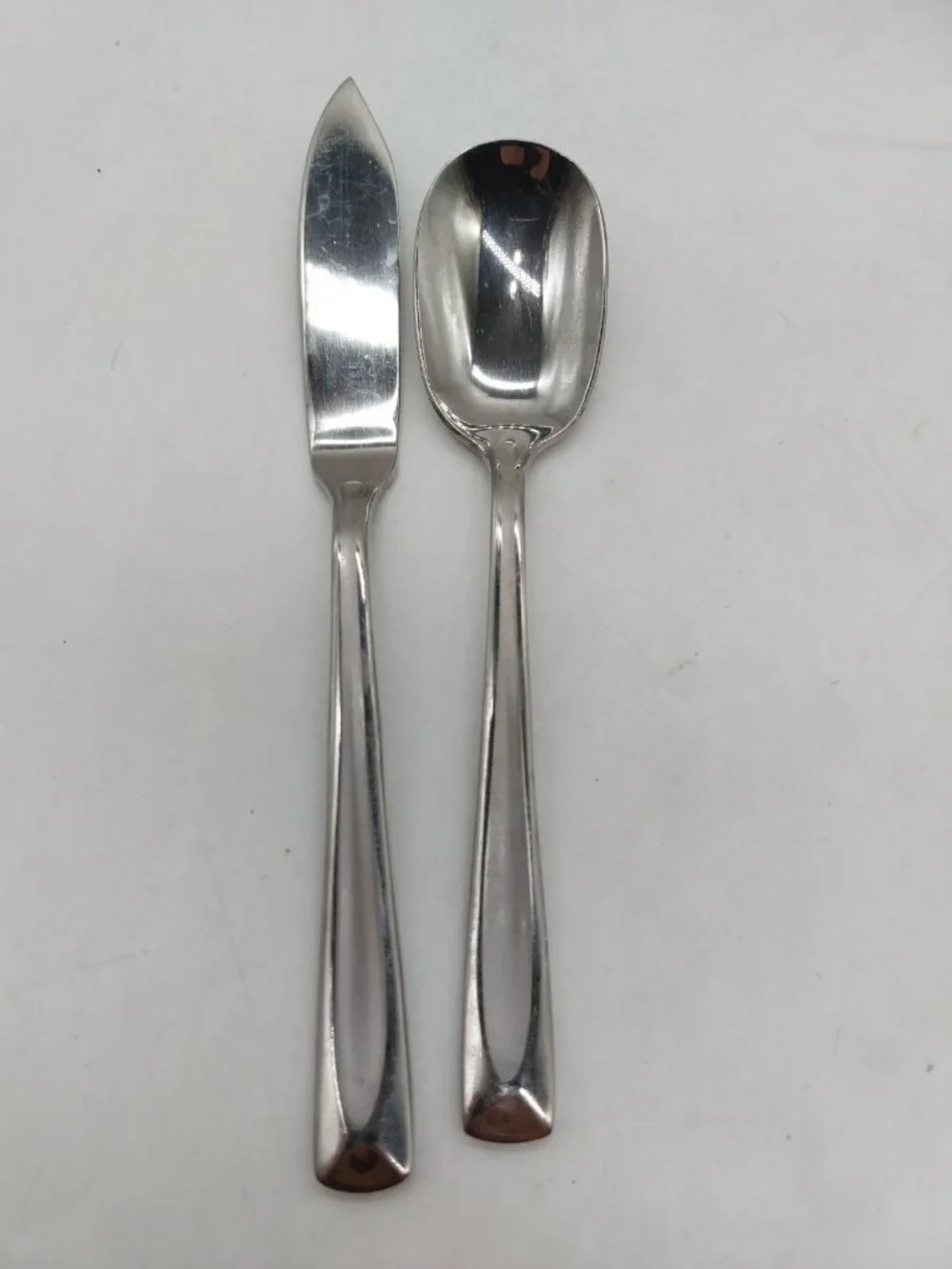 Oneida Butter Knife & Soup Spoon Set Of 2